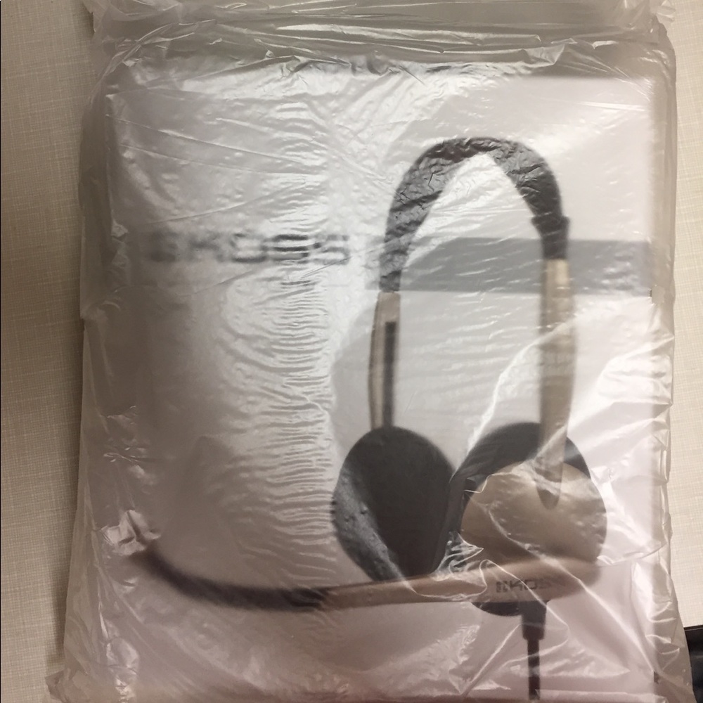 Microphone headphones